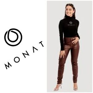 ‼️PRICE DROP‼️Monat BLACK rhinestone MOCK top‼️ NEW‼️